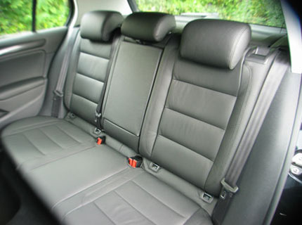 VW Golf- rear seat detail