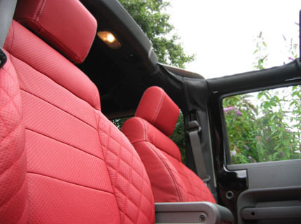 Jeep Wrangler - Front seats